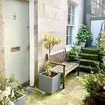 Stylish City Centre Apartment