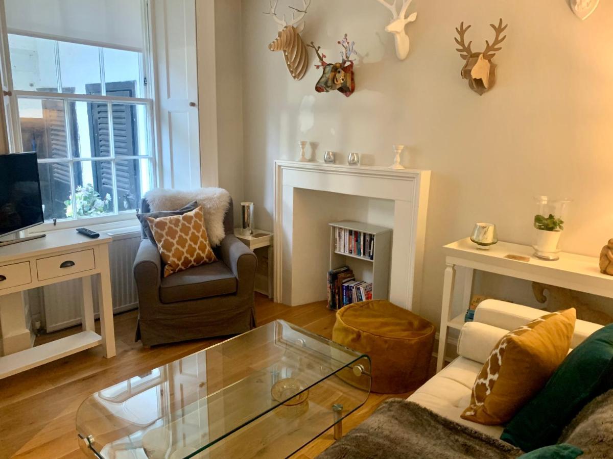 Apartment Stylish City Centre Apartment Edinburgh