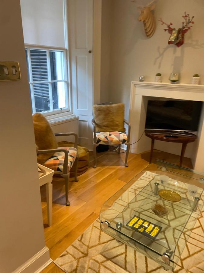 Apartment Stylish City Centre Apartment Edinburgh